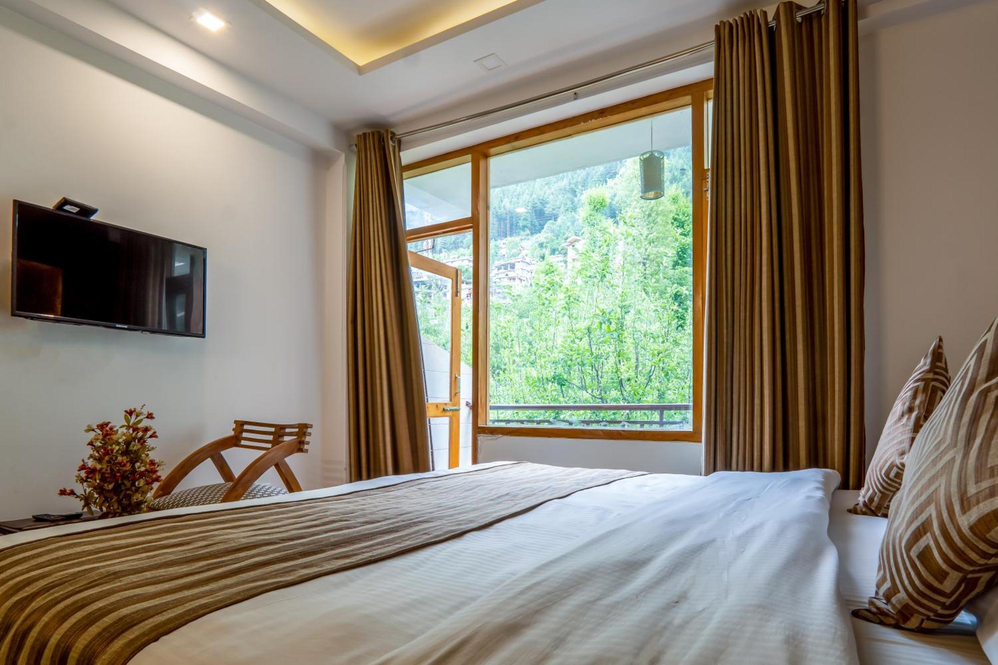 Pristine Inn Manali Exteriör bild