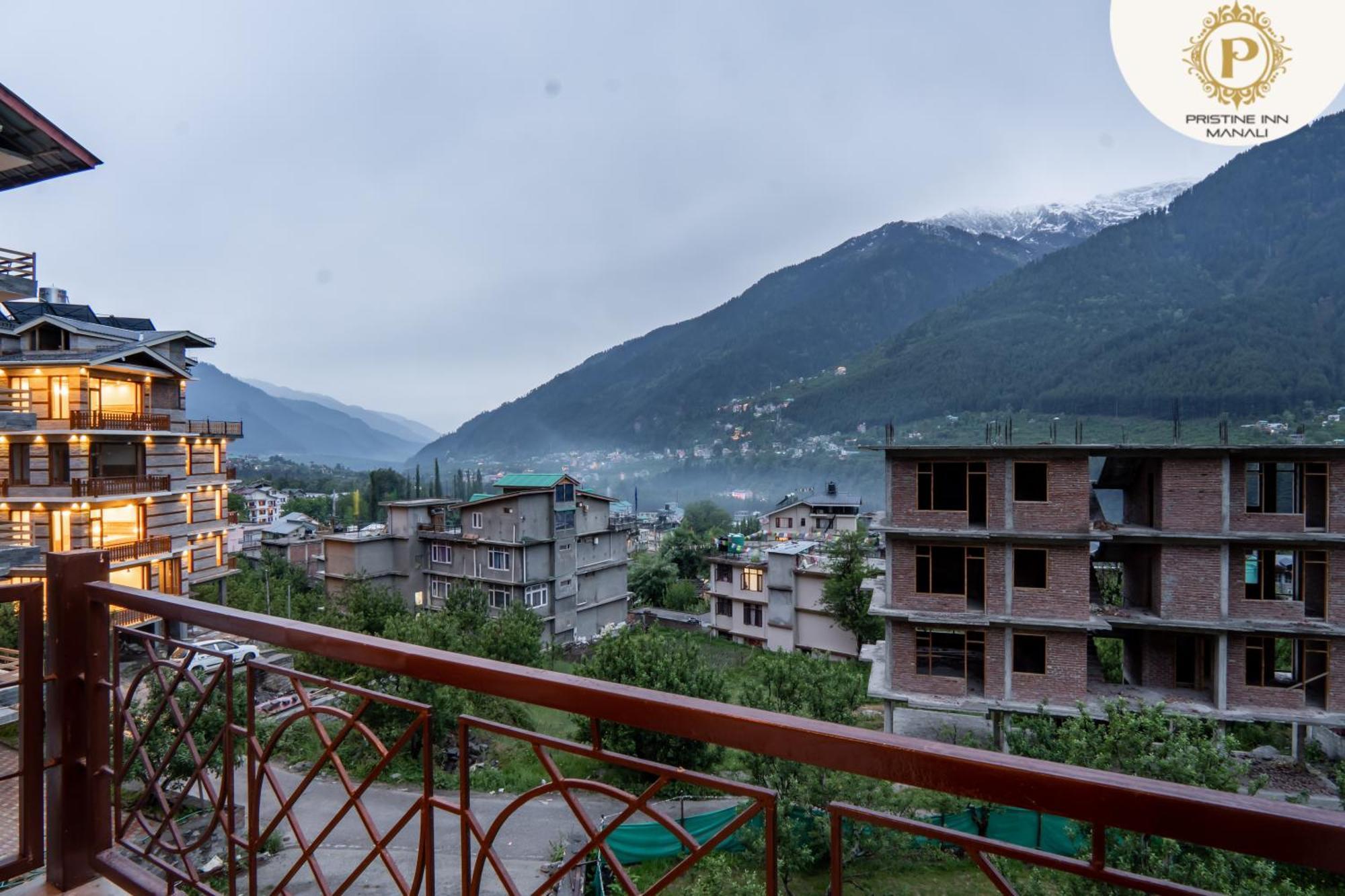 Pristine Inn Manali Exteriör bild